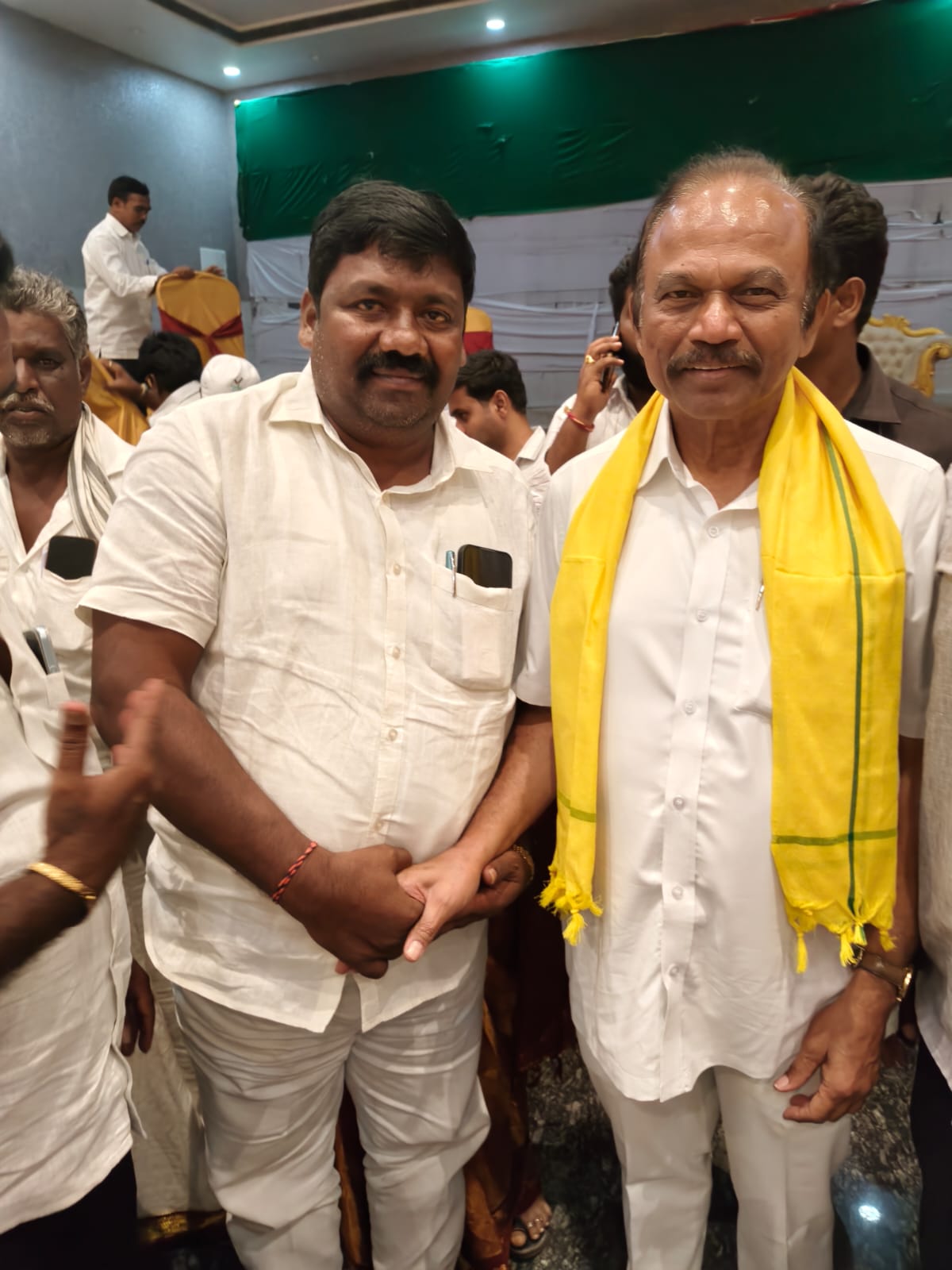 పువ్వాడి కన్వెన్షన్ హల్ లో మాగుంటను కలిసిన 5వ ప్రాదేశిక ఎంపీటీసీ అంచూరి!!!
