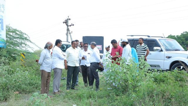 *ప్రభుత్వ కార్యాలయాల ఏర్పాటుకు అనువైన స్థలాల పరిశీలన**ఎమ్మెల్యే చదలవాడ అరవింద బాబు, ఆర్డీవో బాలకృష్ణ క్షేత్రస్థాయి తనిఖీ*