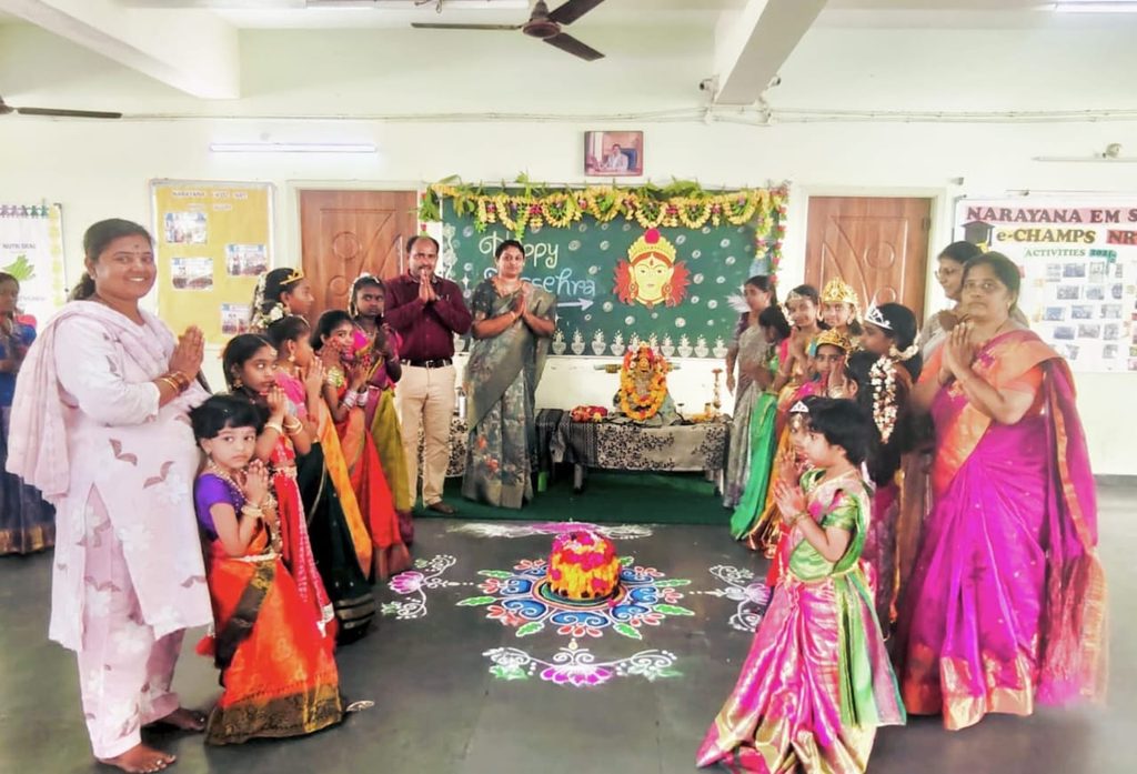 *నరసరావుపేట నారాయణ ఇంగ్లీష్ మీడియం స్కూల్‌ లో ముందస్తు దసరా సంబరాలుఆకట్టుకున్న విద్యార్థుల సాంస్కృతిక ప్రదర్శనలు*
