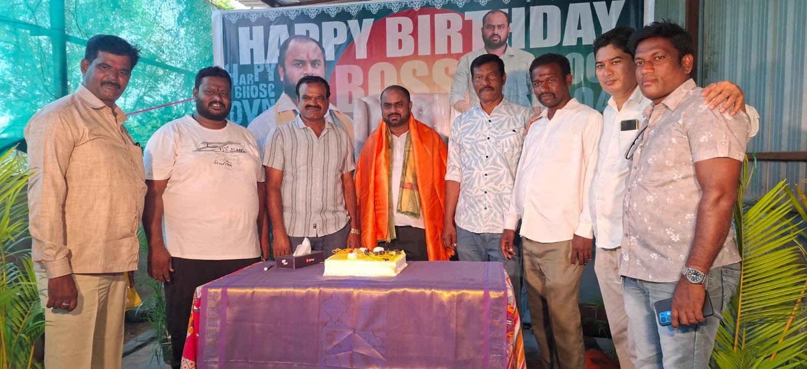 జనగామ పట్టణం లో ఆరో వార్డు బిజెపి కౌన్సిలర్ అభ్యర్తి కార్తిక్ పుట్టినరోజు సందర్బంగా సన్మానం