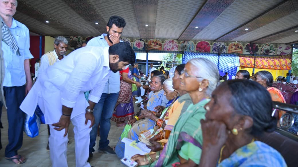 చెన్నారావుపేట మండలం వరంగల్ జిల్లా పట్టభద్రుల ఎమ్మెల్సీ ఓటరు నమోదు కోసం బీఆర్‌ఎస్ పార్టీ సన్నాహక సమావేశం