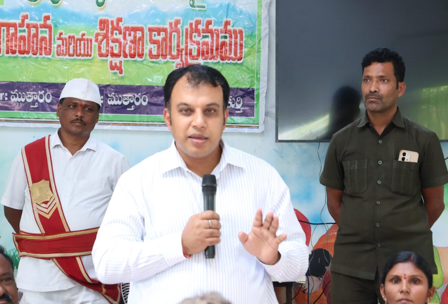 ఎల్నినో ప్రభావం నేపథ్యంలో ప్రత్యామ్నాయపంటల సాగుకు రైతులు ప్రాధాన్యత నివ్వాలి -జిల్లా కలెక్టర్ సందీప్ కుమార్ ఝా