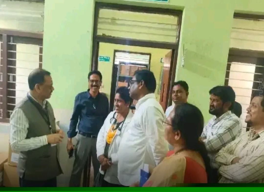 చెన్నారావుపేట PHCని తనిఖీ చేసిన డైరెక్టర్