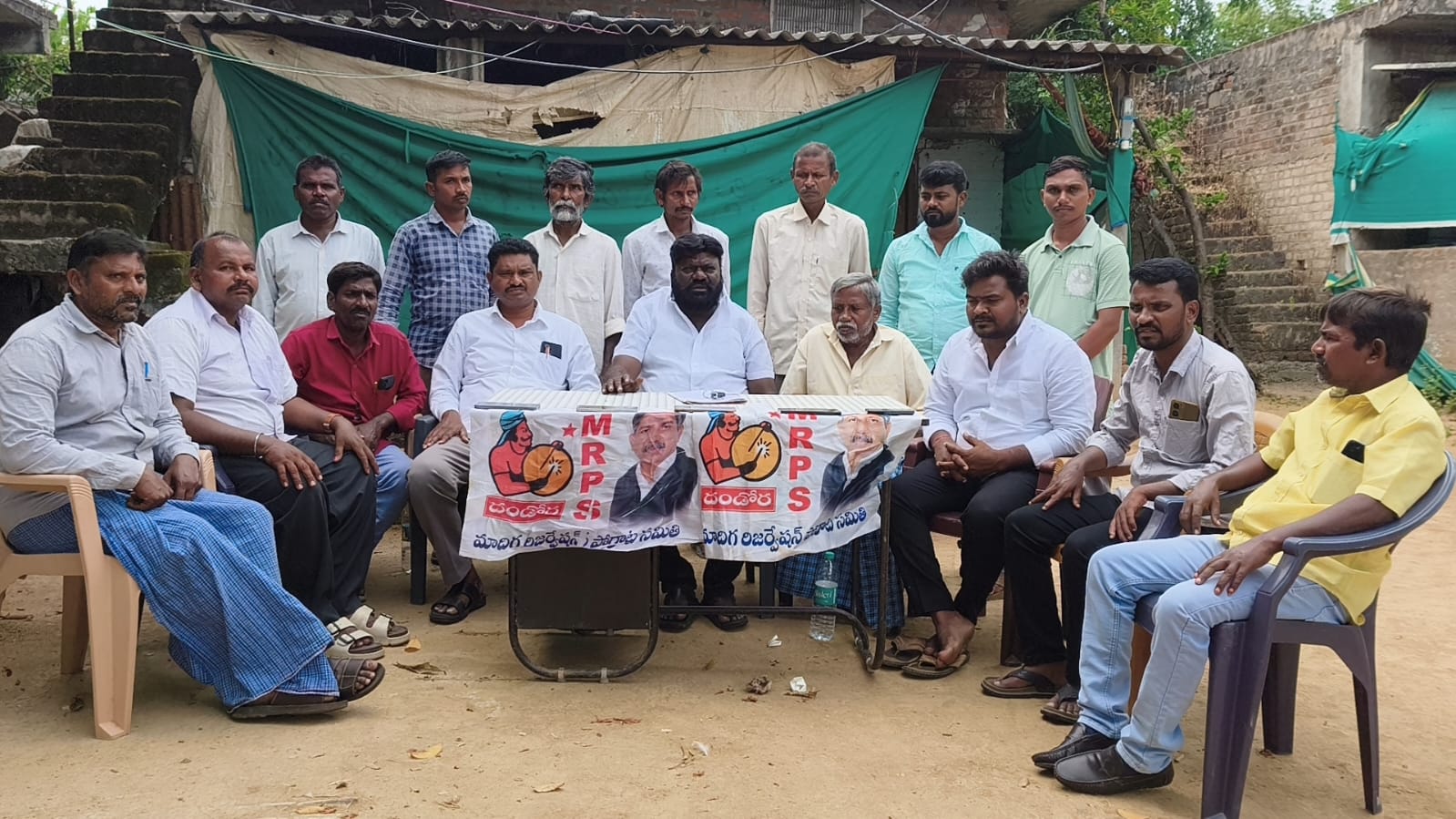 ఉప్పరపల్లి గ్రామం – చెన్నారావుపేట మండలం – వరంగల్ జిల్లా. దళితులపై దాడి చేసిన వారిని వెంటనే అరెస్టు చేయాలి
