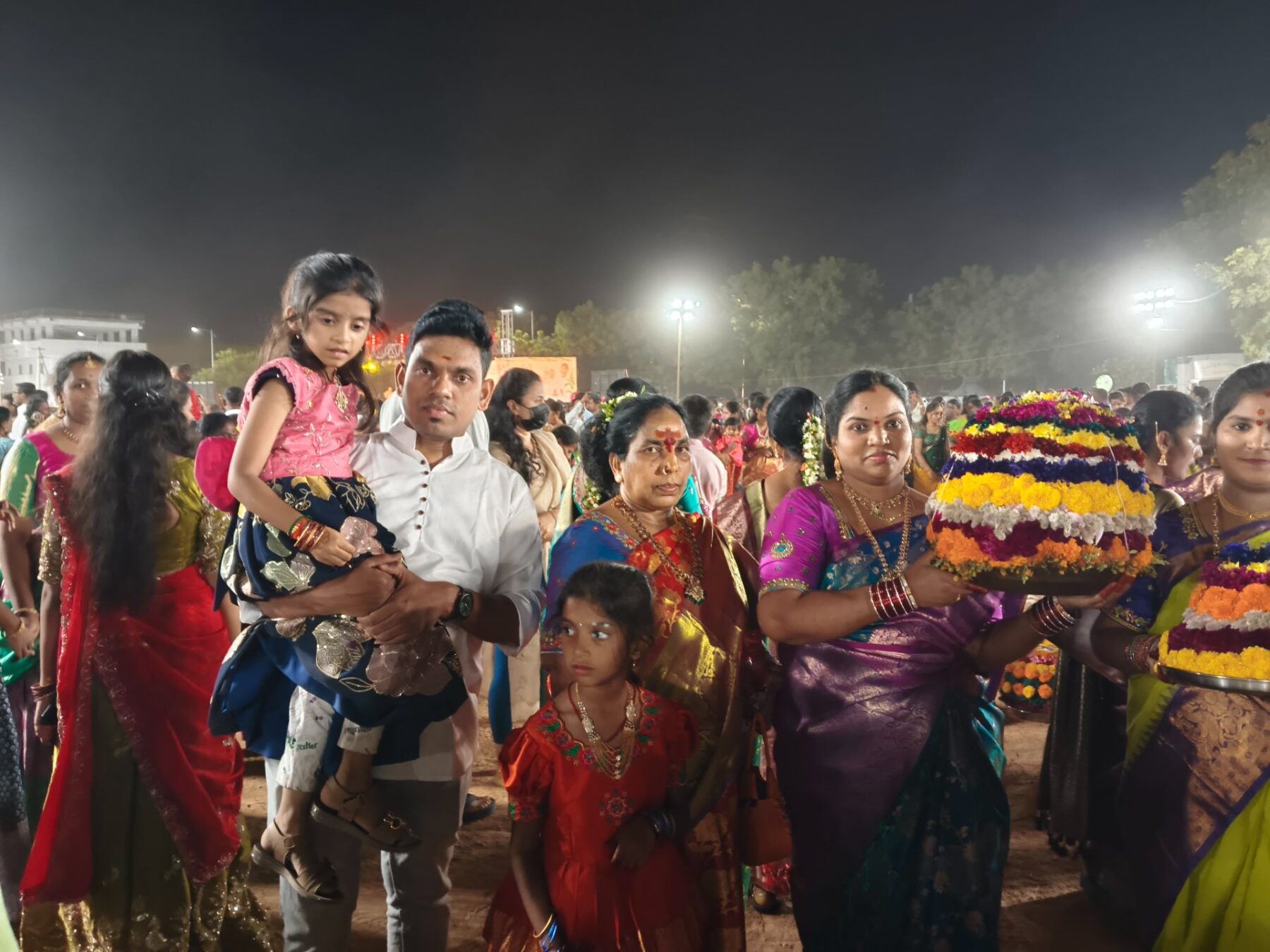 ప్రశాంతంగా ముగిసిన బతుకమ్మ సంబరాలు,అధికారులకు, ప్రజలకు కృతజ్ఞతలు తెలిపిన కమిషనర్ర్ రాజ శేఖర్ రెడ్డి