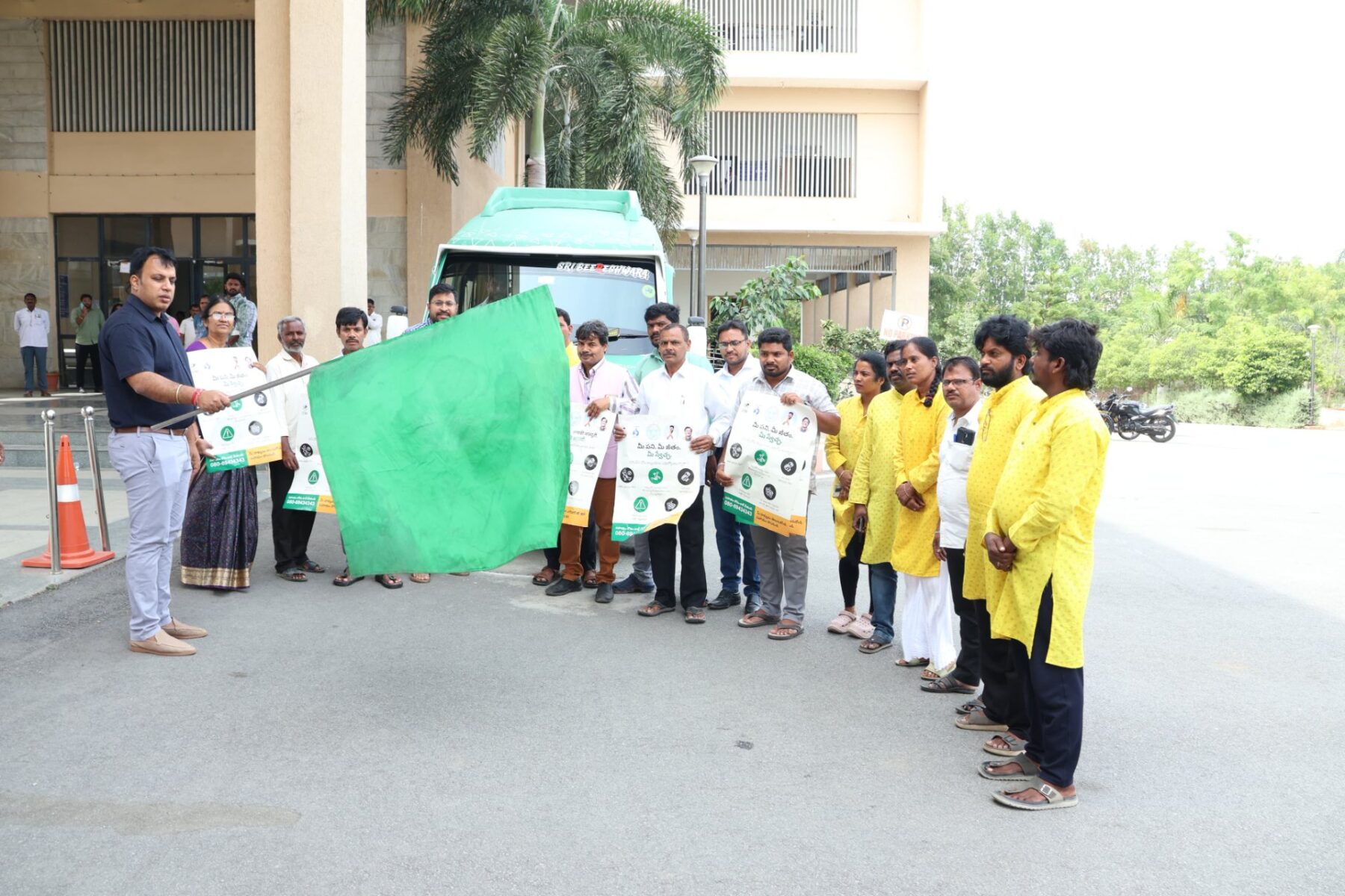 వెట్టి చాకిరి పై అవగాహన ప్రచారానికి స్వేచ్ఛారథం ప్రారంభం