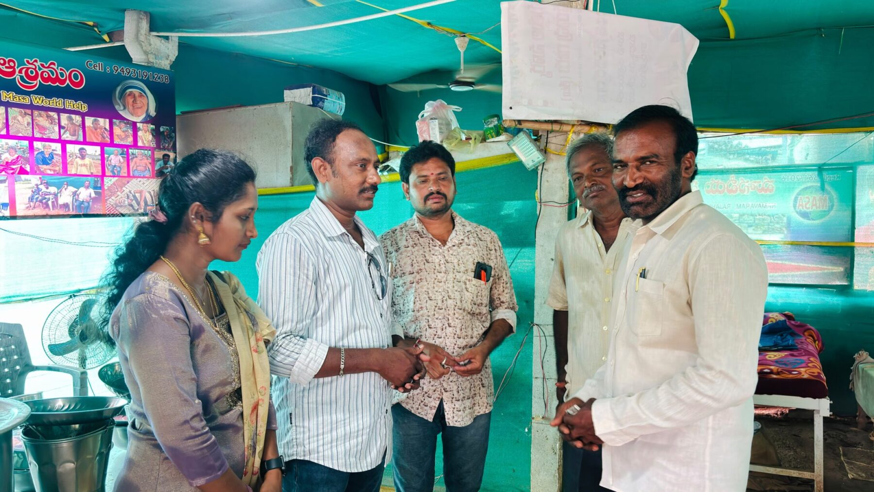 60 మంది దివ్యాంగులు, వృద్ధులకు అన్నదానం