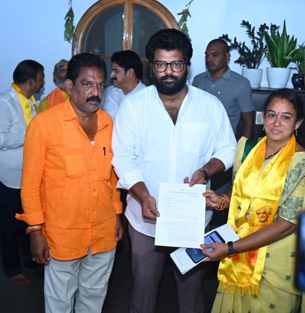 జెడ్పీటీసీ, ఎంపీటీసీ అభ్యర్థులకు బి-ఫారాలు అందజేసిన ఎమ్మెల్యే నల్లమిల్లి
