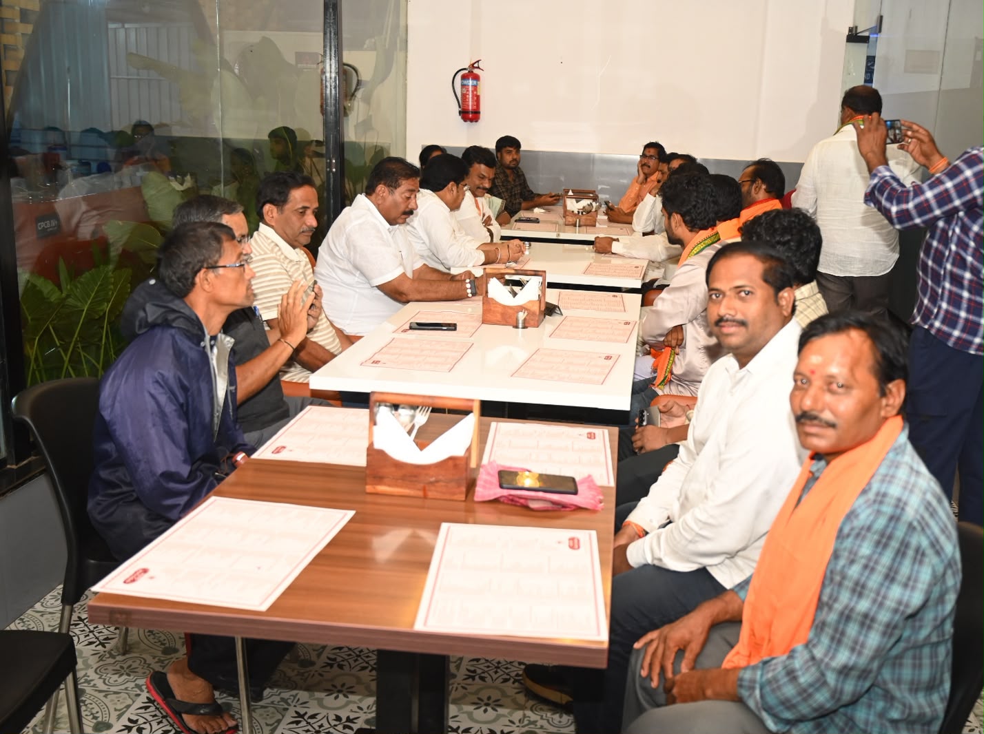 బీజేపీ రాష్ట్ర అధ్యక్షుడు మాధవ్‌తో ఎమ్మెల్యే నల్లమిల్లి భేటీ
