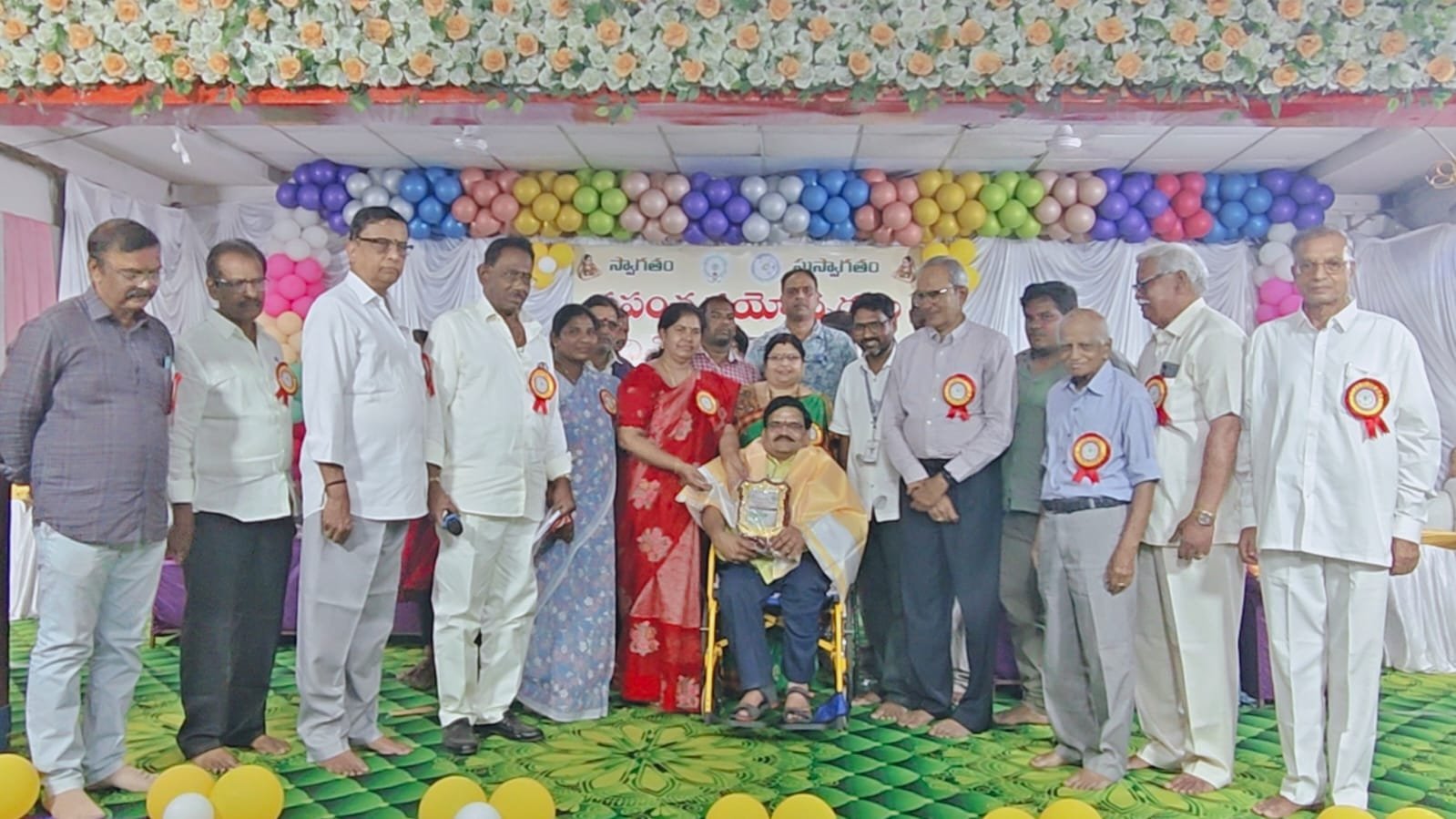 *పేదల సంక్షేమమే ప్రభుత్వ లక్ష్యం* *ప్రజల వద్దకే పెన్షన్లు.. సమస్యల పరిష్కారానికి* *‘మినీ ప్రభుత్వం మీ వద్దకే’* *అర్హులందరికీ సంక్షేమ ఫలాలు అందేలా చర్యలు* : *ఎమ్మెల్యే కొండబాబు*