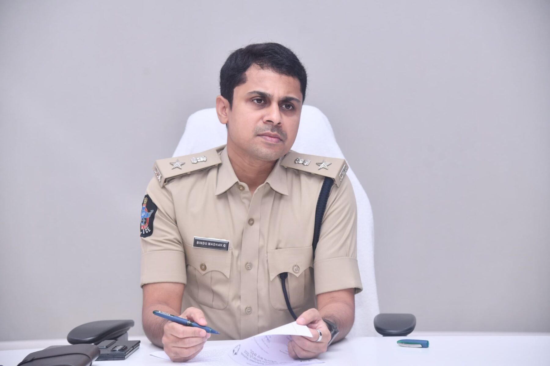 *త్వరితగతిన అర్జీలు పరిష్కరించండి : జిల్లా ఎస్పీ.*