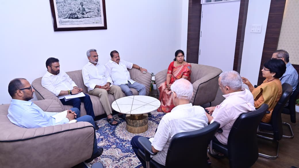 *జి జి హెచ్ ఆసుపత్రి ద్వారా రోగులకు సకాలంలో వైద్య సేవలు అందించండి* *రాజ్యసభ సభ్యులు సానా సతీష్ బాబు*