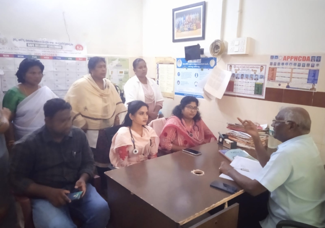 కోవూరు పల్లి పి హెచ్ సి ని ఆకస్మికంగా తనిఖీ చేసిన జిల్లా అదనపు వైద్యాధికారి , రికార్డుల పరిశీలన