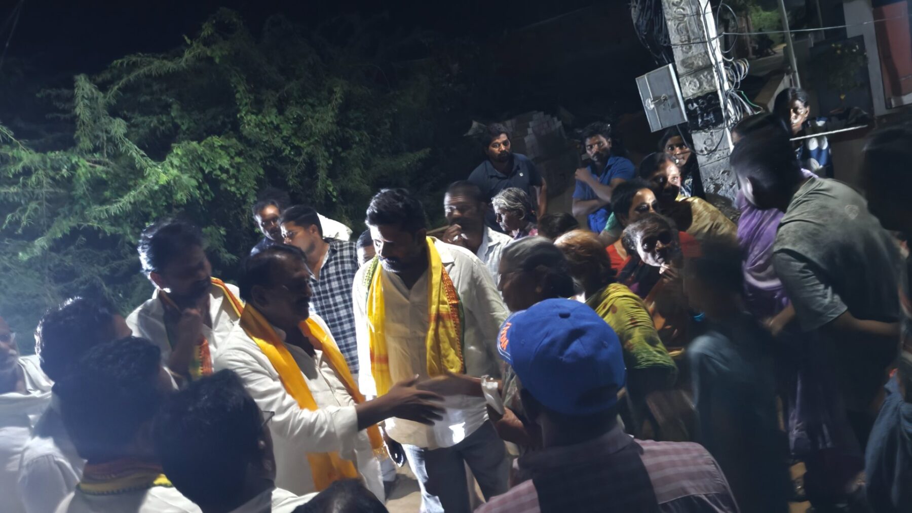 ప్రచారం లో దూసుకోపోతున్న జడ్పీటీసీ అభ్యర్థి విజయ రామిరెడ్డి