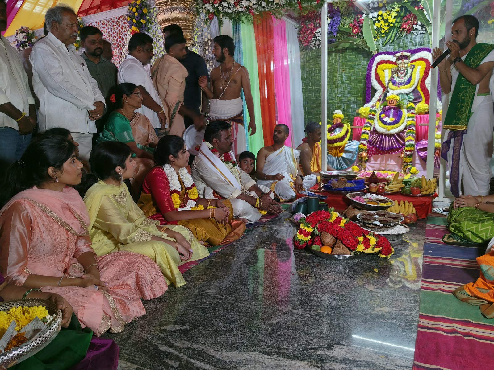 బోయకొండ గంగమ్మ తల్లికి పట్టువస్త్రాలు సమర్పించిన టీడీపీ ఇన్‌ఛార్జ్ వై. మధుసూదన్ నాయుడు