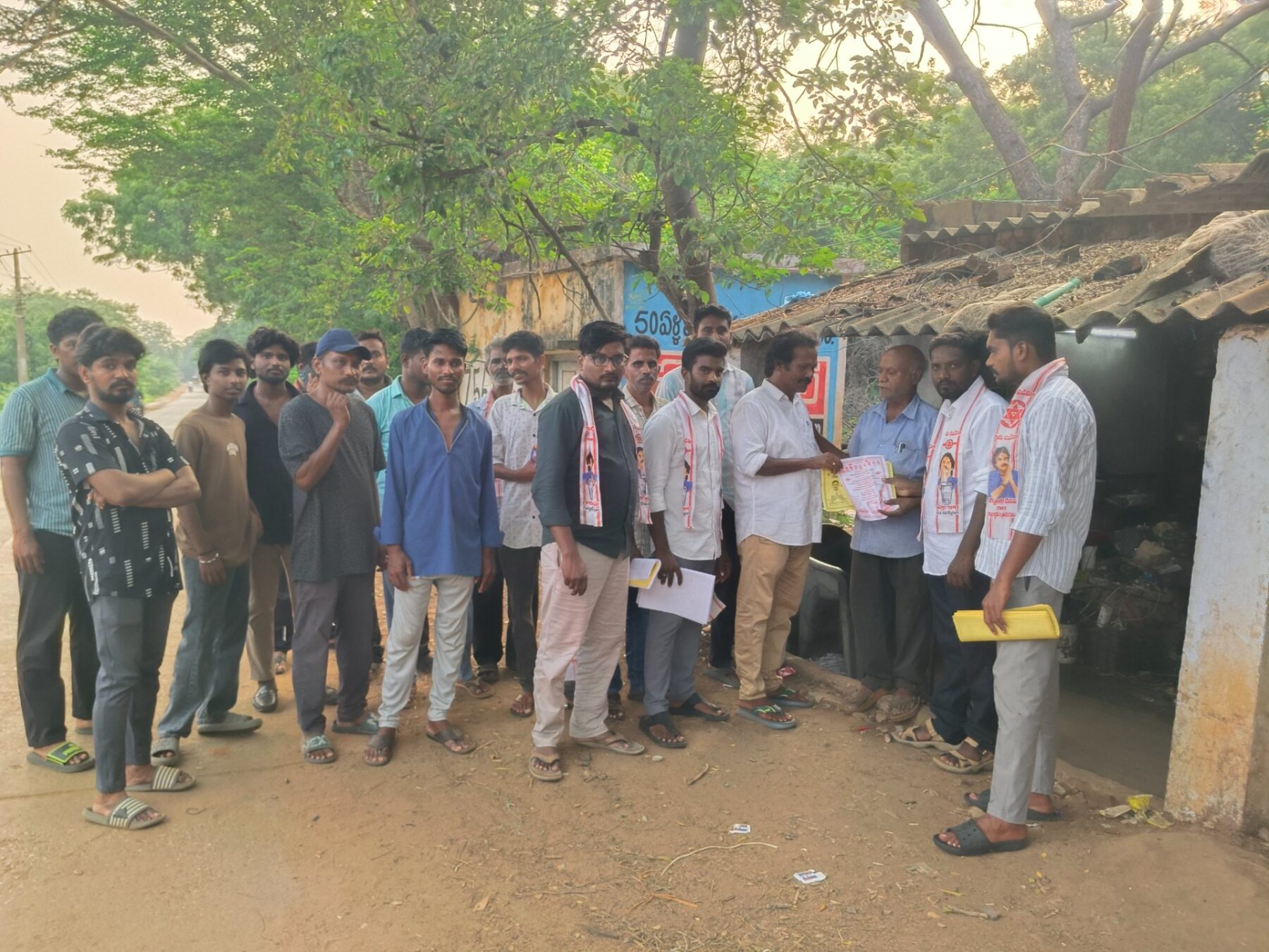 విశ్వనాథరావుపేటలో కూటమి అభ్యర్థి గంట నేతాజీ ఎన్నికల ప్రచారం