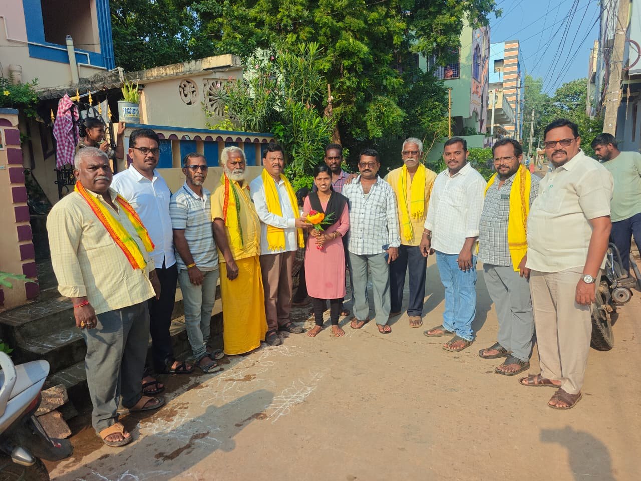 యముడి వేషధారణలో రోడ్డు భద్రతపై అవగాహన