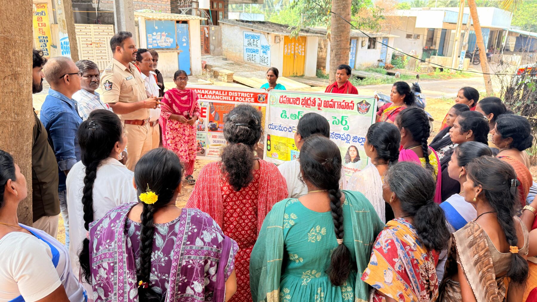 రోడ్డు భద్రత, మహిళల రక్షణపై అవగాహన