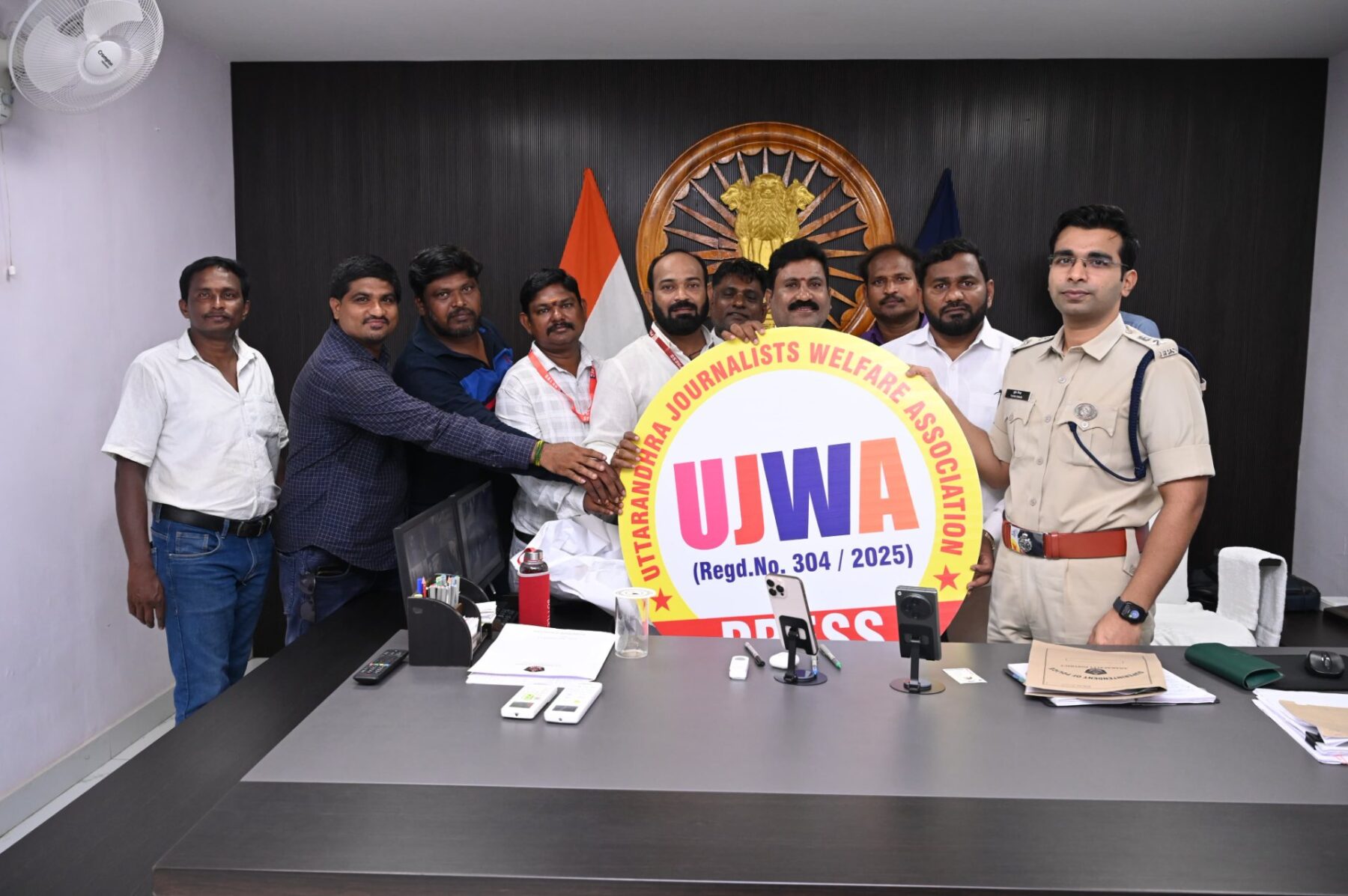 ఉత్తరాంధ్ర జర్నలిస్ట్స్ వెల్ఫేర్ అసోసియేషన్ లోగో ఆవిష్కరణ