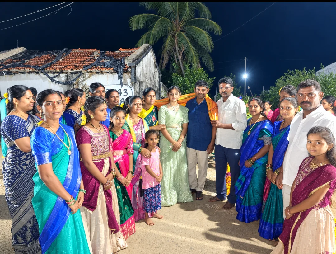 బతుకమ్మ వేడుకల్లో కరాటే క్రీడాకారిణి భుక్య శ్రీవిద్యకు ఘన సన్మానం