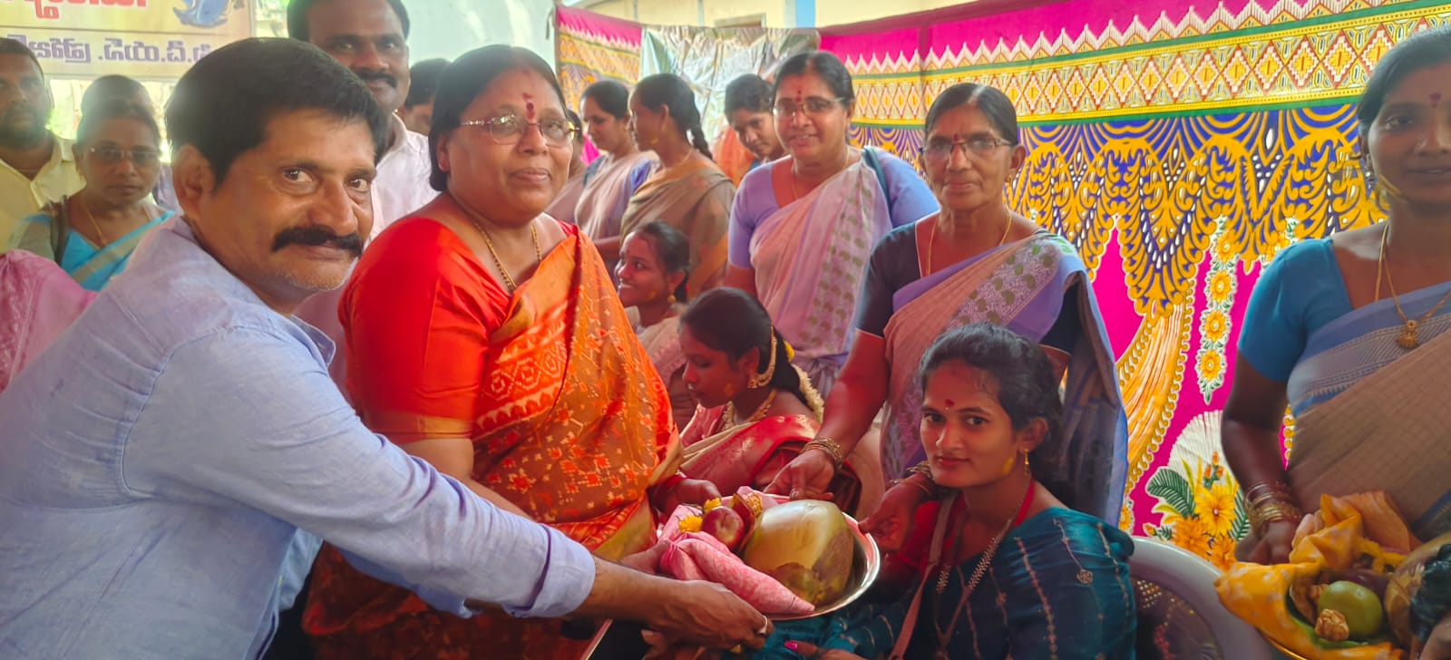 అంగన్వాడీ కేంద్రాలే చిన్నారుల బంగారు భవిష్యత్తుకు పునాదులు: ఎమ్మెల్యే కోళ్ల లలితకుమారి