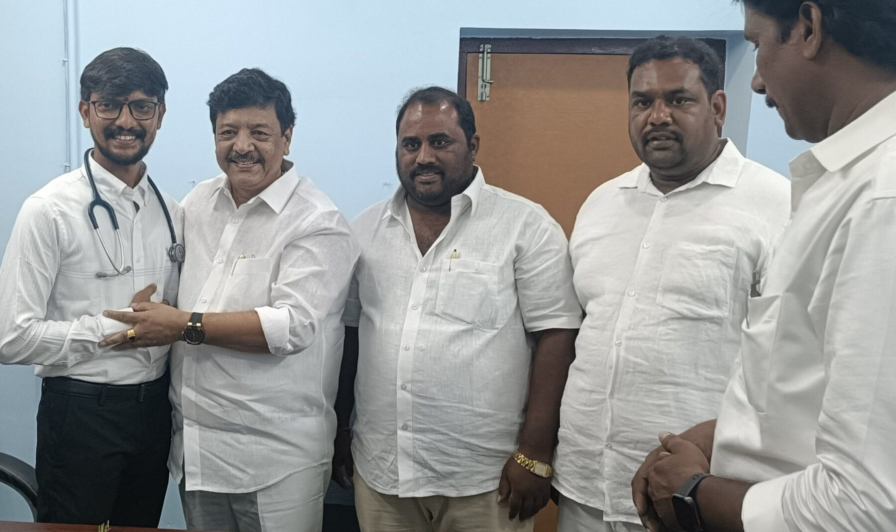 తాళ్లపూడి లొ రాజారావు స్మార్ట్ మల్టీ స్పెషాలిటీ హాస్పటల్
