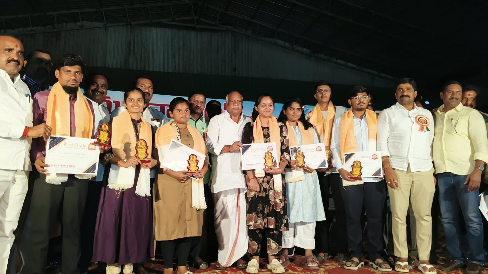 సమాజ నిర్మాణంలో ఉపాధ్యాయులదే కీలక పాత్ర