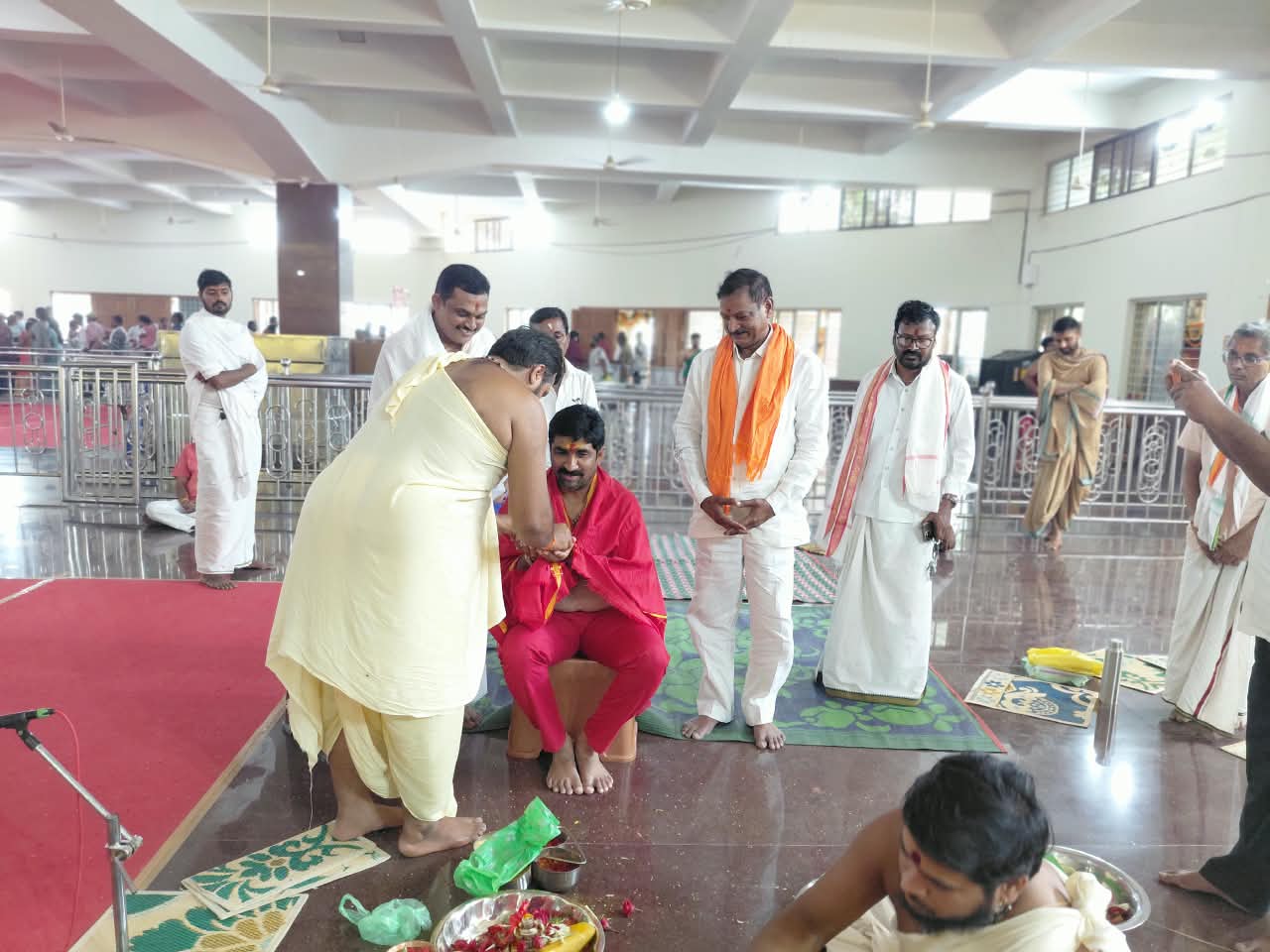 బాసర జ్ఞాన సరస్వతి అమ్మవారిని దర్శించుకున్న మున్సిపల్ చైర్మన్ దత్తాత్రి