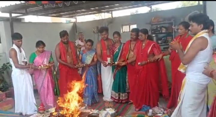 బీజేపీ మహిళా మోర్చా కన్వీనర్ తోకల సరస్వతి ఇంట్లో హోమం, అన్నదాన కార్యక్రమం