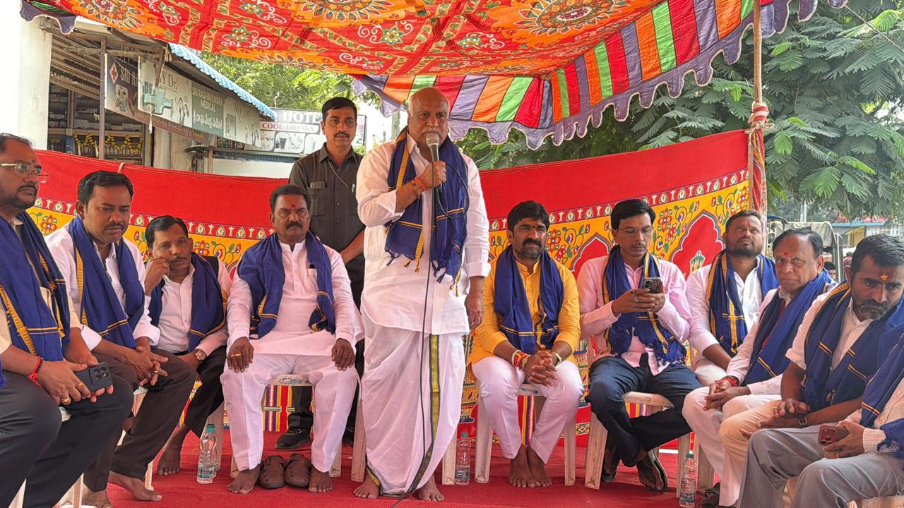 అంబేద్కర్ అడుగుజాడల్లో నడుచుకోవాలి: ఎమ్మెల్యే పవార్ రామారావ్ పటేల్