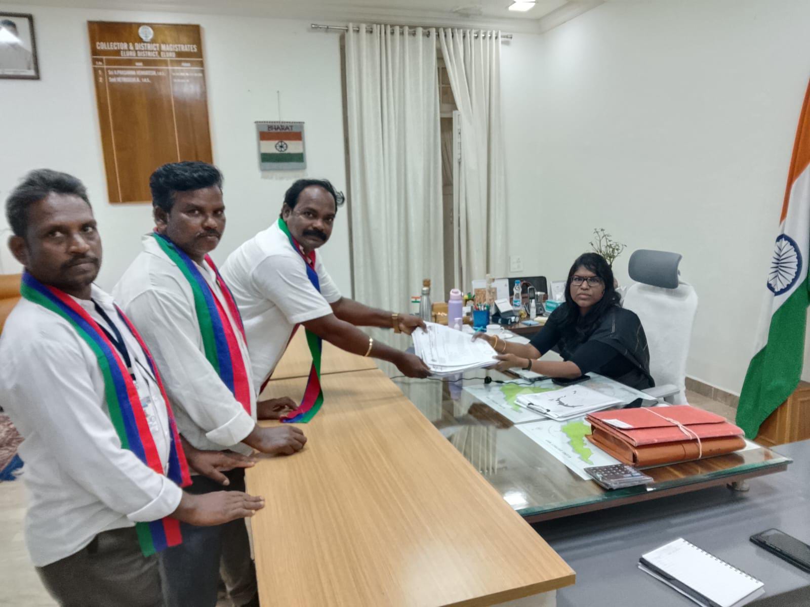 ఎన్టీఆర్ భరోసా సంక్షేమ పెన్షన్లు అయిన డప్పు కళాకారులు, చర్మకారులు పెన్షన్లు వెంటనే మంజూరు చేయాలి