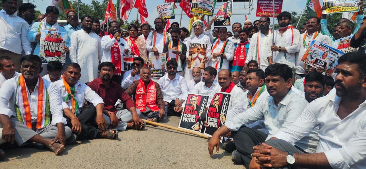 ఎస్ఐఆర్ ప్రక్రియకు వ్యతిరేకంగా ఇండియా కూటమి నిరసన ర్యాలీ