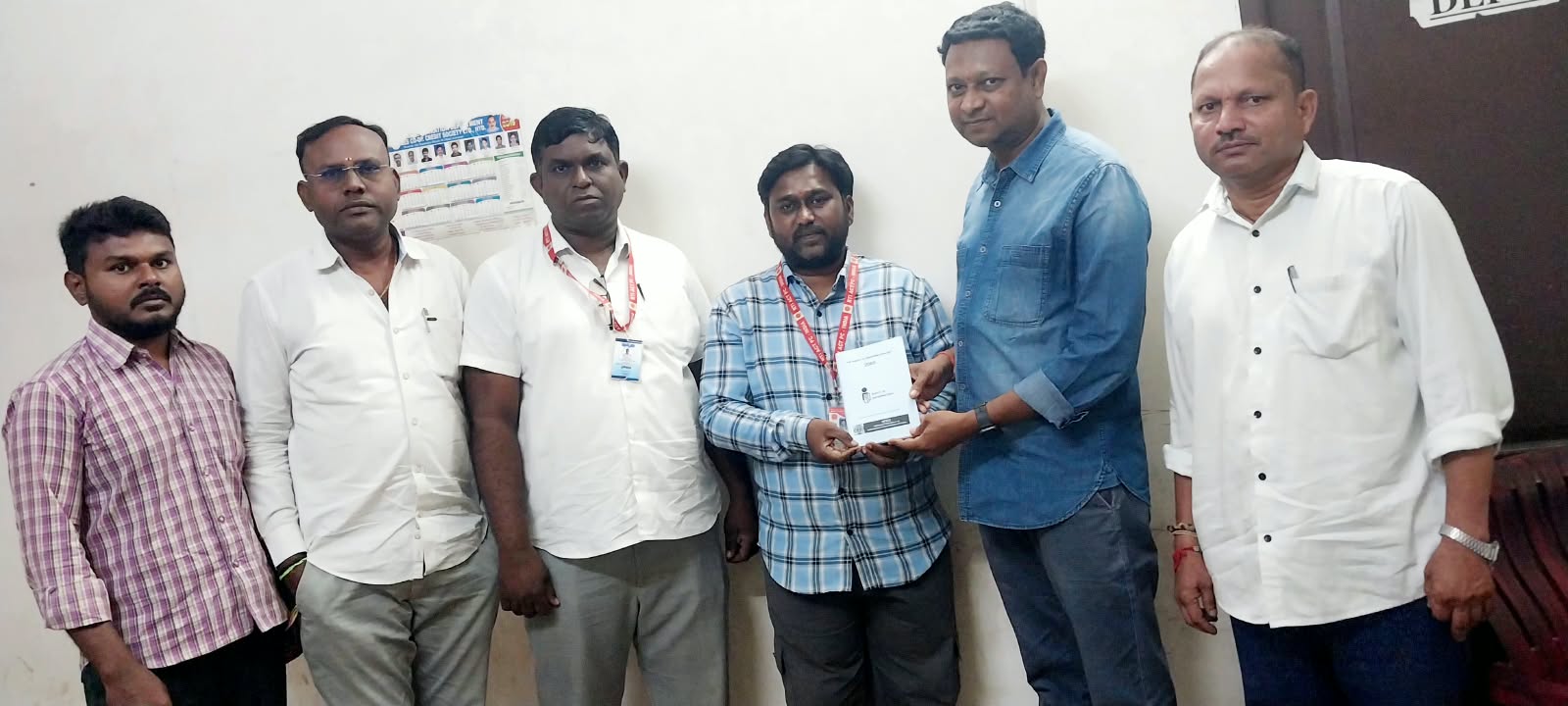 ఆర్టీఐ చట్టంపై ప్రజల్లో అవగాహన పెంచాలి: సమాచార హక్కు చట్ట పరిరక్షణ కమిటీ జిల్లా అధ్యక్షులు సీ.హెచ్. వినోద్
