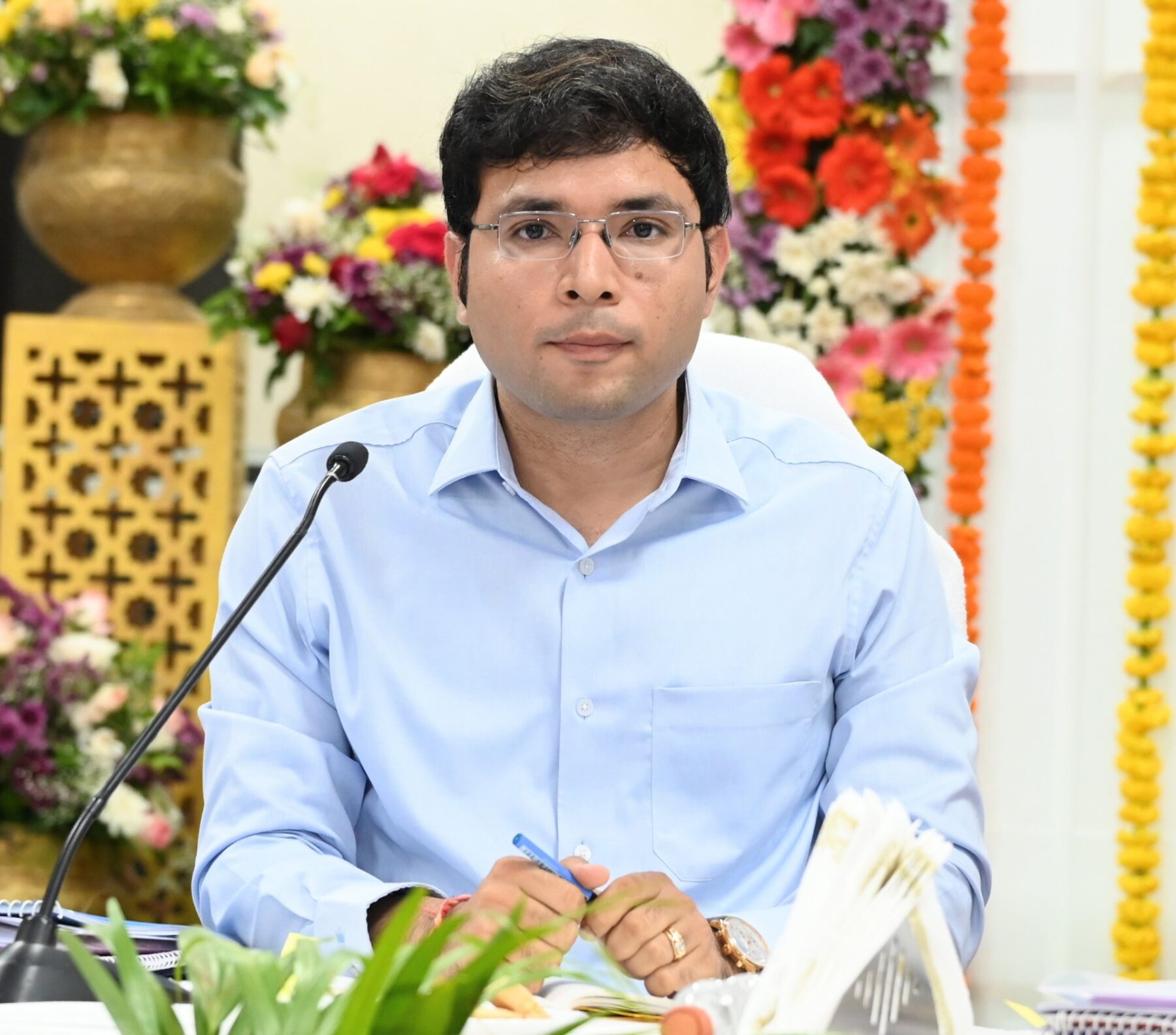 ప్రజల సమస్యల పరిష్కారానికి వాట్సాప్ గ్రీవెన్స్ సెల్ ప్రారంభం – జిల్లా కలెక్టర్ భవేశ్ మిశ్రా.