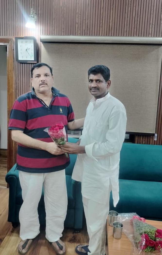 ఢిల్లీలో ఆప్ ఎంపీ సంజయ్ సింగ్‌తో సయ్యద్ హైదర్ భేటీ – జిల్లా పర్యటనకు రావాలని రాజ్యసభ సభ్యుడికి ఆహ్వానం.