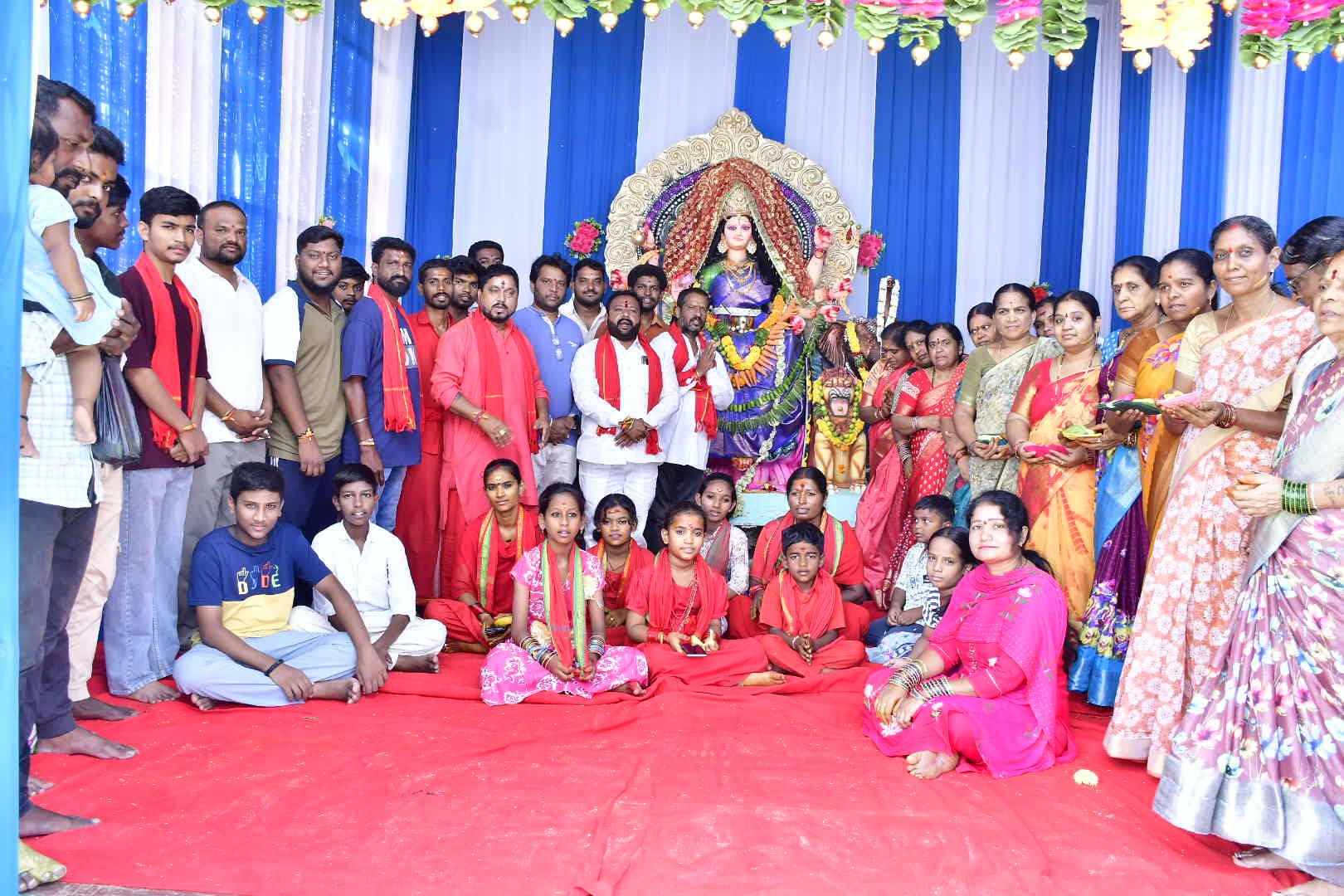 భువనగిరిలో వైభవంగా సావర్కర్ కనకదుర్గాదేవి శరన్నవరాత్రి ఉత్సవాలు: అన్నపూర్ణాదేవి అలంకారంలో దర్శనమిచ్చిన అమ్మవార