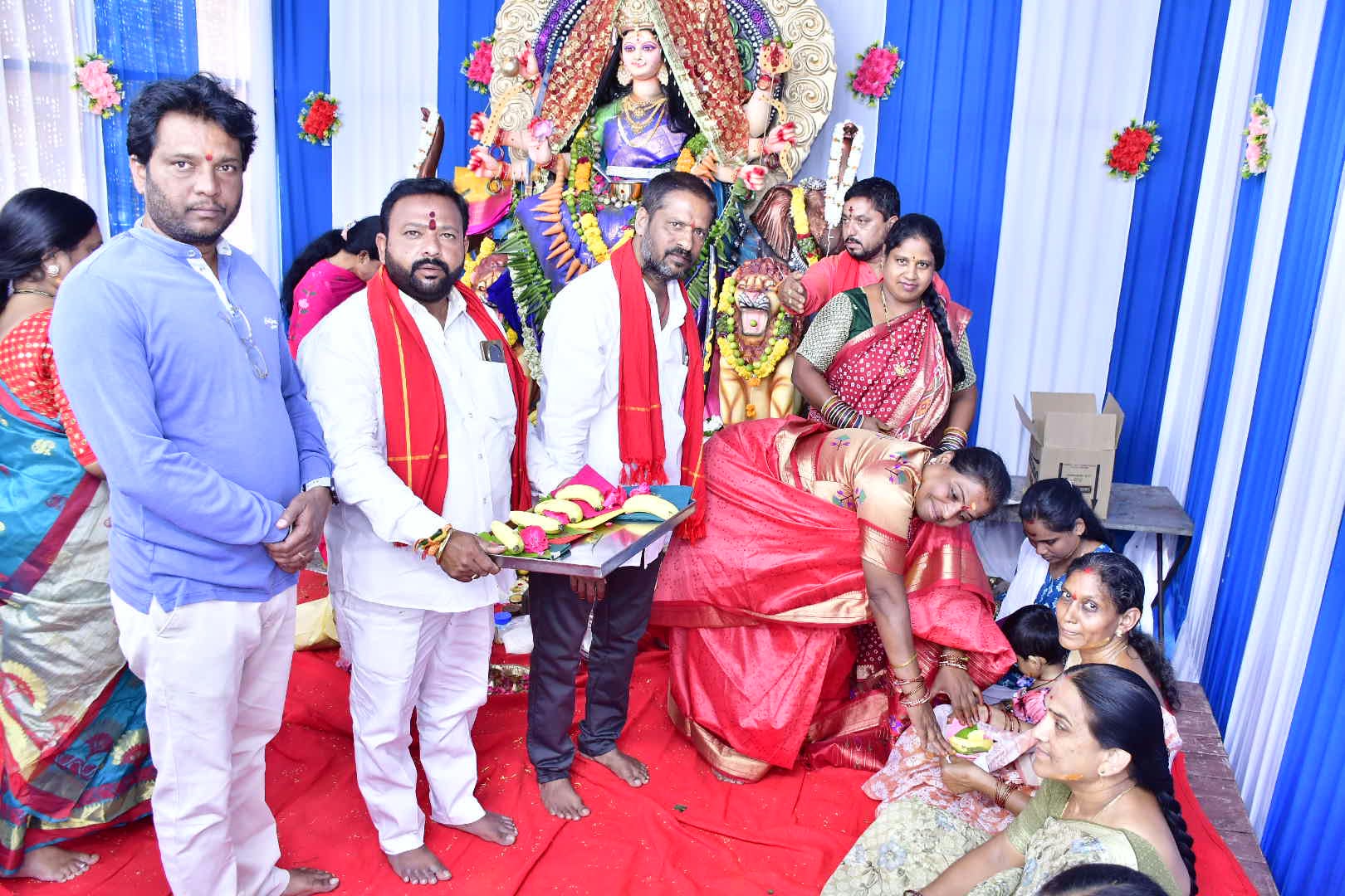 భువనగిరిలో వైభవంగా సావర్కర్ కనకదుర్గాదేవి శరన్నవరాత్రి ఉత్సవాలు: అన్నపూర్ణాదేవి అలంకారంలో దర్శనమిచ్చిన అమ్మవార