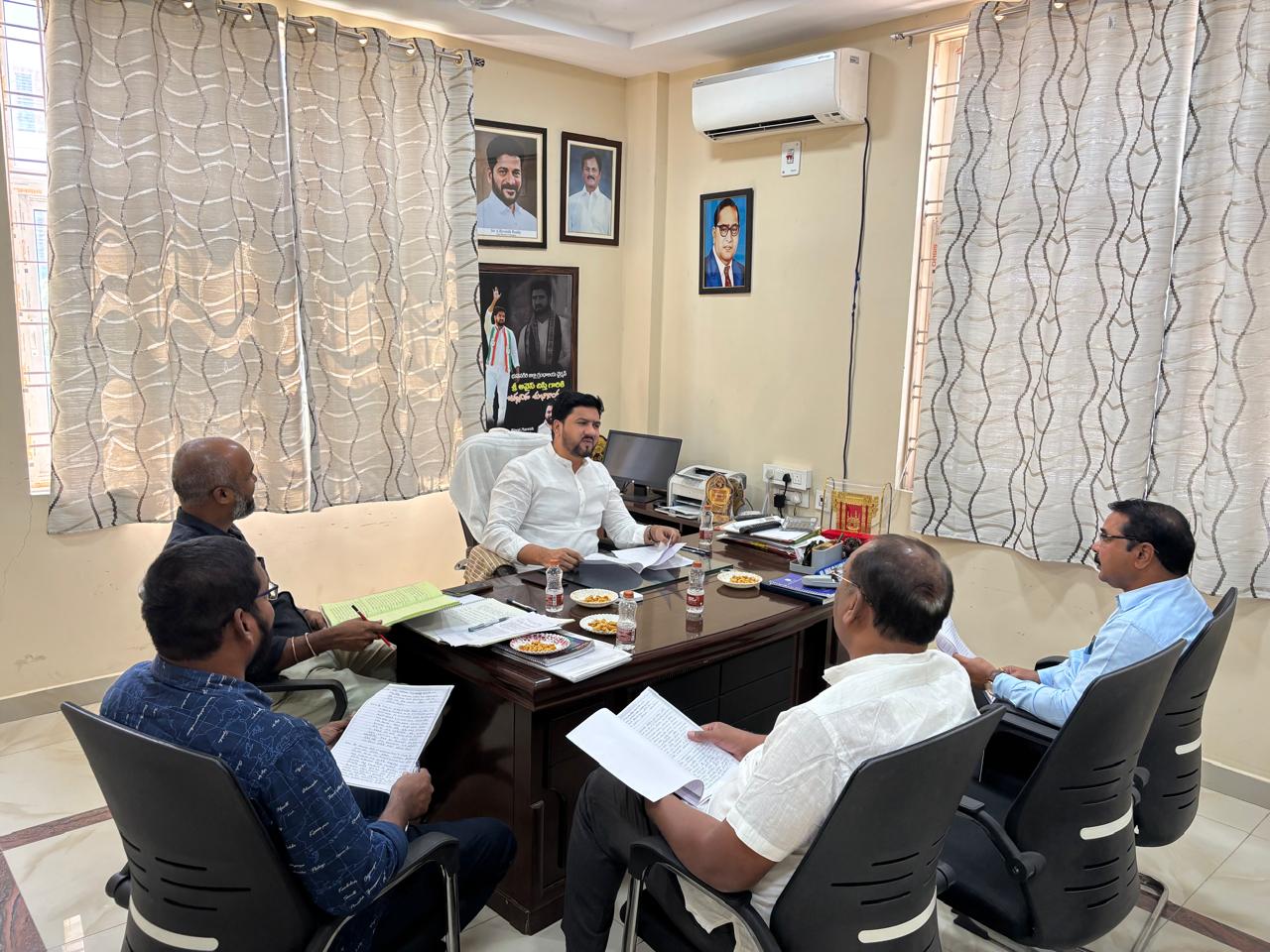 యాదాద్రి భువనగిరి జిల్లా గ్రంథాలయ సంస్థ సర్వసభ్య సమావేశం: 2026-27 వార్షిక బడ్జెట్కు ఆమోదం.. కీలక అభివృద్ధి పన
