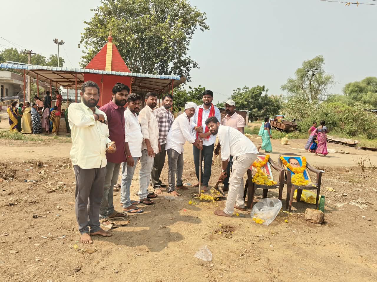 సర్పంచ్ శ్రావణి అధ్వర్యంలో వెంకటాపూర్ గ్రామంలో అంబేద్కర్ ఎస్సీ కమ్యూనిటీ హాల్ భూమి పూజ
