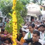 చిట్టేడులో సోనాలిక ట్రాక్టర్ అవగాహన కార్యక్రమం* 🟢*రైతులకు ఆధునిక ట్రాక్టర్లపై అవగాహన* 🟢*ట్రాక్టర్ పనితీరు, నిర్వహణ, సాంకేతిక సదుపాయాలపై వివరించిన ప్రతినిధులు* *పున్నమి న్యూస్ రిపోర్టర్ హరికృష్ణ అక్టోబర్ 1 కోట మండలం,*