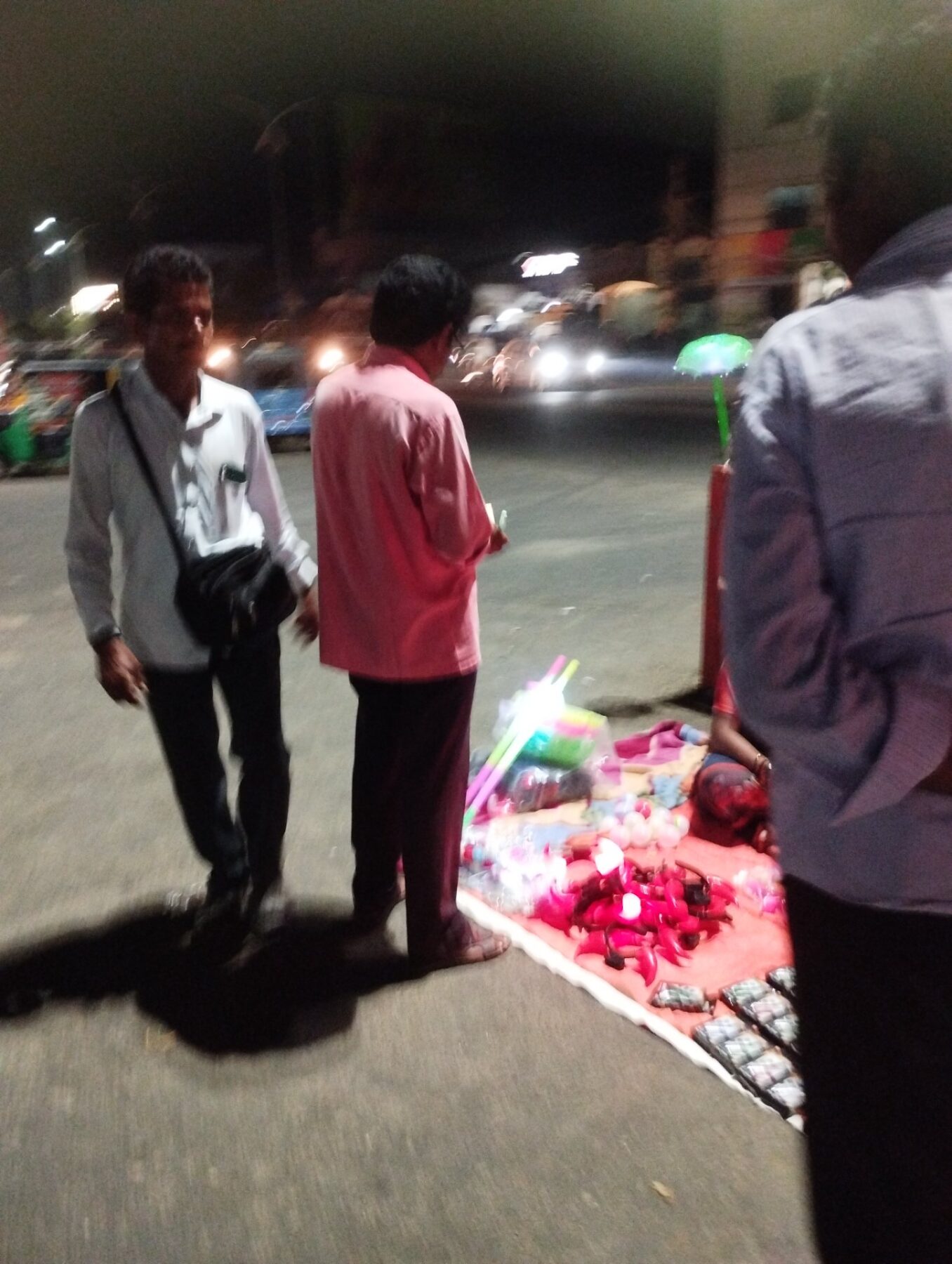 మరిపెడ సంతలో రుసుముల వసూళ్ల దందా!