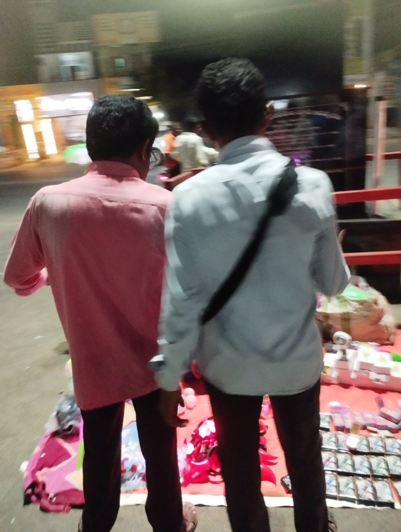 మరిపెడ సంతలో రుసుముల వసూళ్ల దందా!