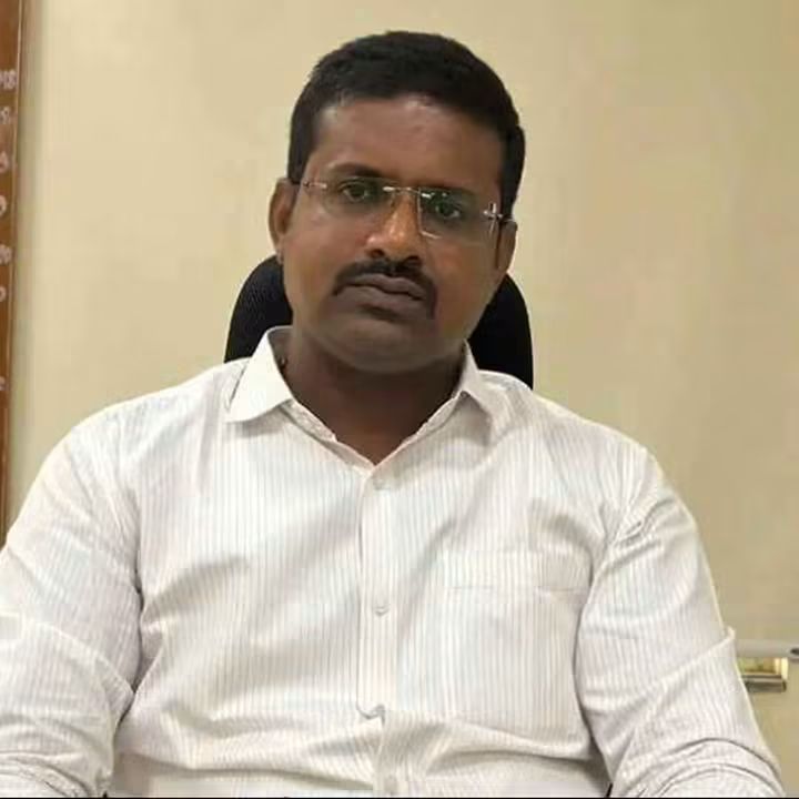 ఇటీవల రైతుని నువ్వు ఇంకా చావలేదా అని చెప్పిన తాసిల్దార్ సస్పెండ్
