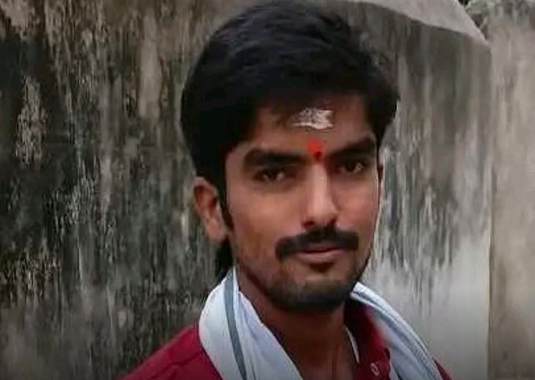 వేములపాడులో నాలుగు వరి గడ్డివాములు దగ్ధం