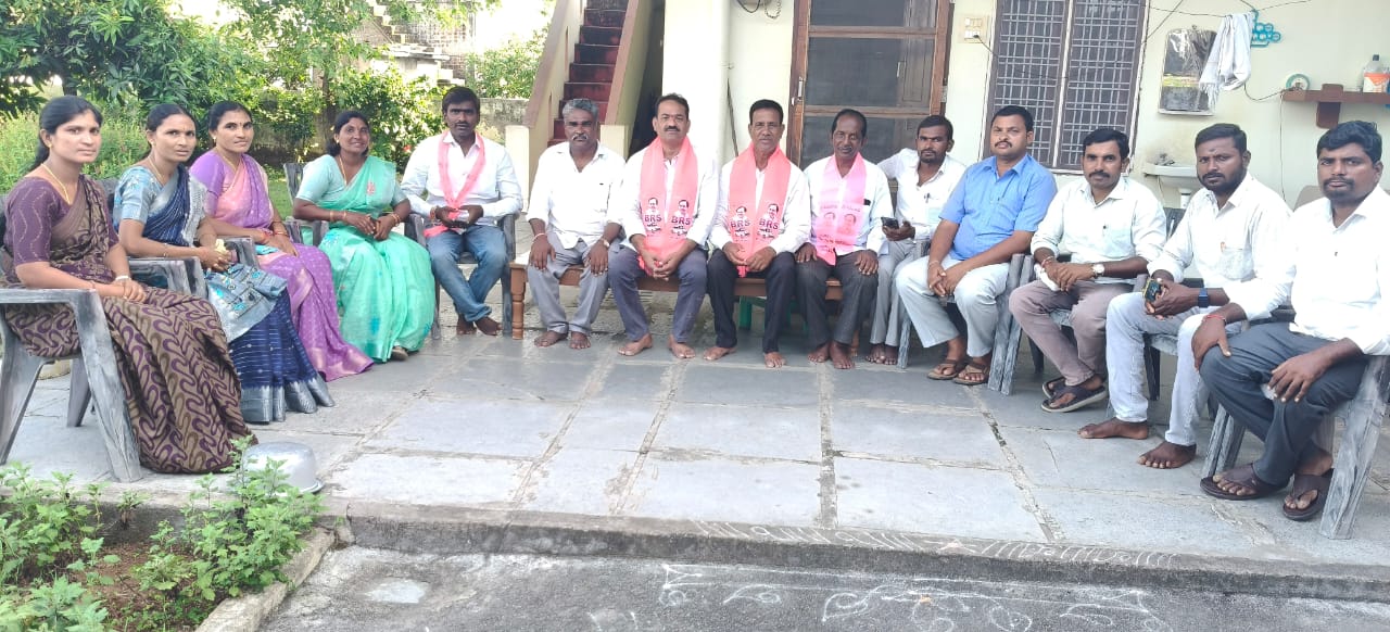 రేవంత్‌ది తుగ్లక్ పాలన.. ప్రజలను భయభ్రాంతులకు గురిచేస్తున్నారు. బీఆర్ఎస్ పార్టీ తీవ్ర ఖండన