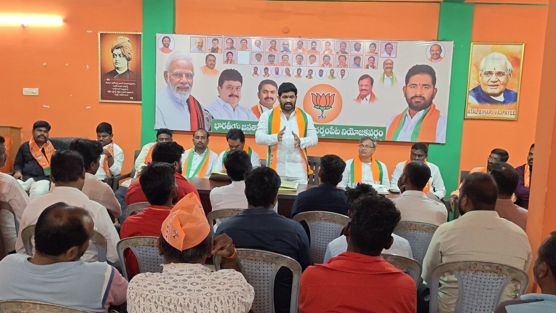 ఈసారి విద్యావేత్తల చూపు బీజేపీ వైపే ఎమ్మెల్సీ ఎన్నికల్లో కమలం వికసించాలి – డాక్టర్ గోగుల రాణా ప్రతాప్ రెడ్డి