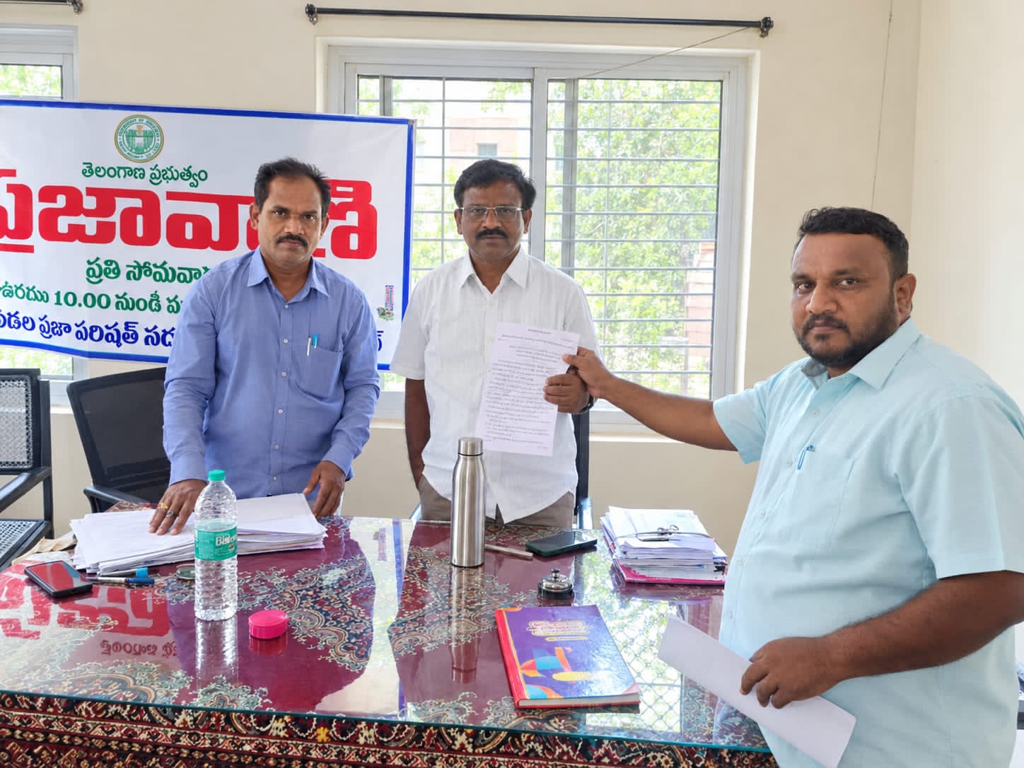 కుమ్మరి కుంట పార్కు అభివృద్ధి, డ్రైనేజీ రోడ్లు నిర్మించాలి: ప్రజావాణిలో కలెక్టర్‌కు వినతి