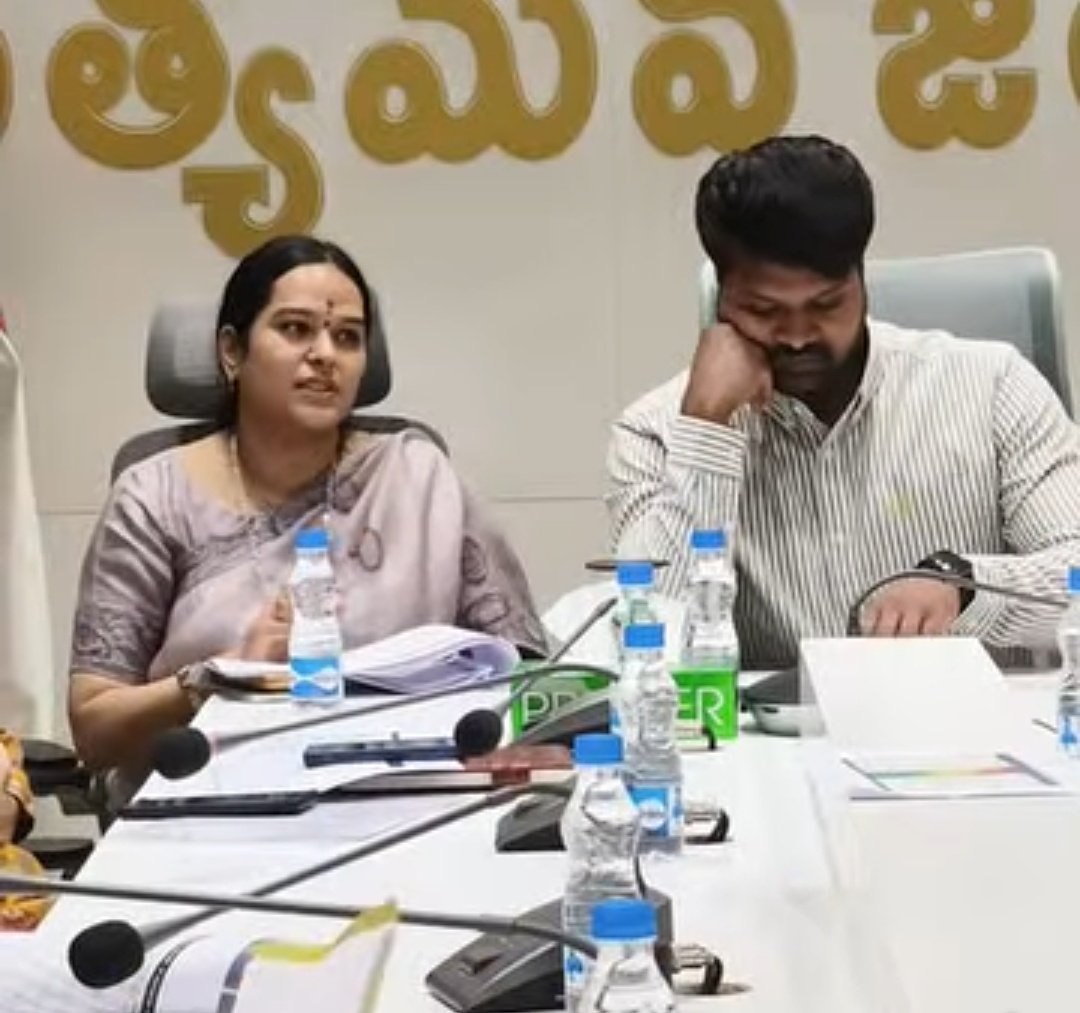 జంగాలపల్లిలో ఎన్టీఆర్‌ భరోసా పింఛన్ల పంపిణీ