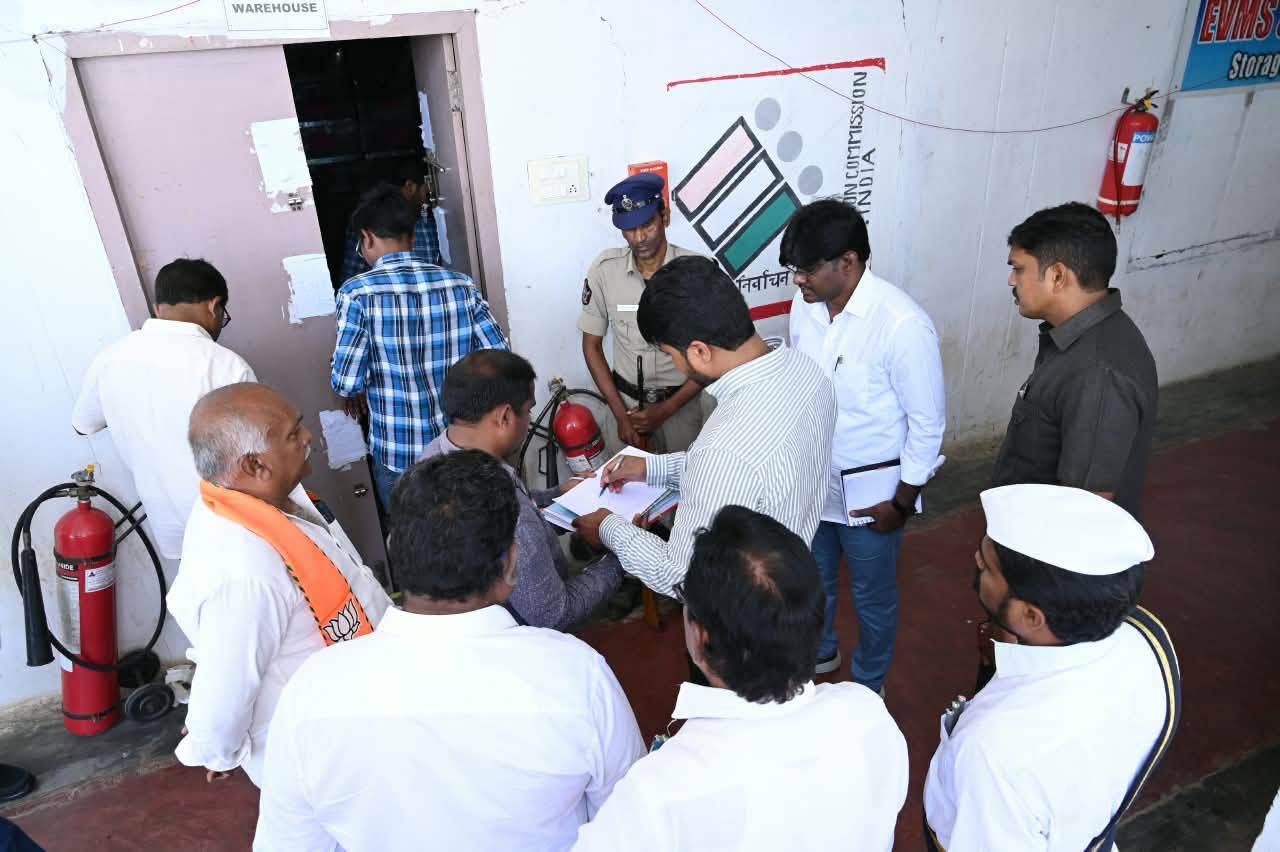ఈవీఎం, వీవీప్యాట్‌ల భద్రతపై కలెక్టర్ కీలక ఆదేశాలు
