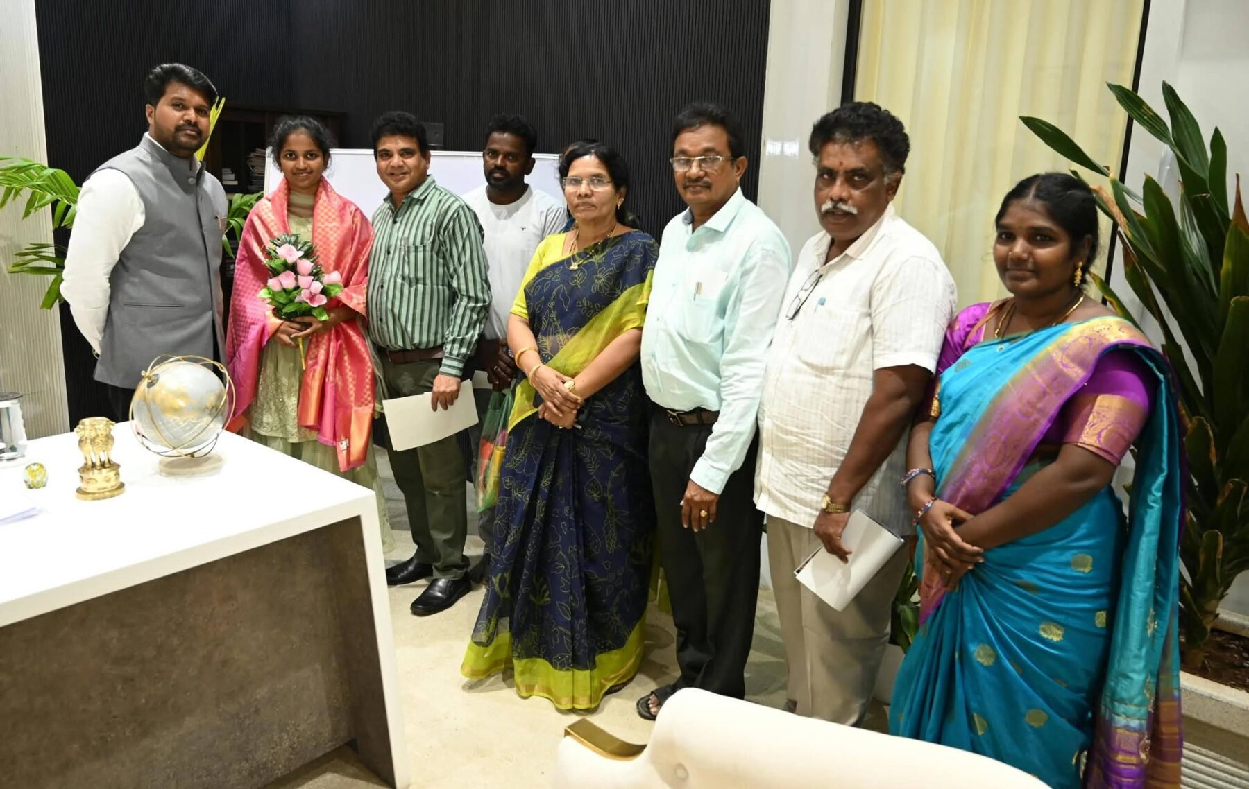 న్యూఢిల్లీలో ‘నో యువర్ లీడర్’ కార్యక్రమంలో భవ్య శ్రీకి అరుదైన అవకాశం